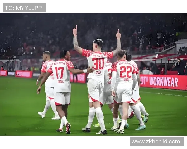 西甲激战：拜仁与莱比锡1比1平局补时进球引发全场狂欢